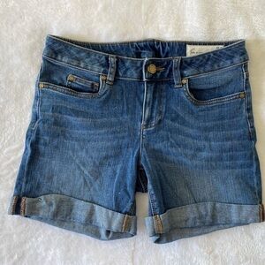 TWO By Vince Camuto Denim Shorts Size 2/26
